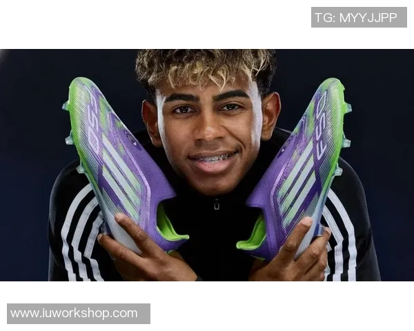 穿上球星同款足球鞋 让你也能感受赛场上的极速与精准